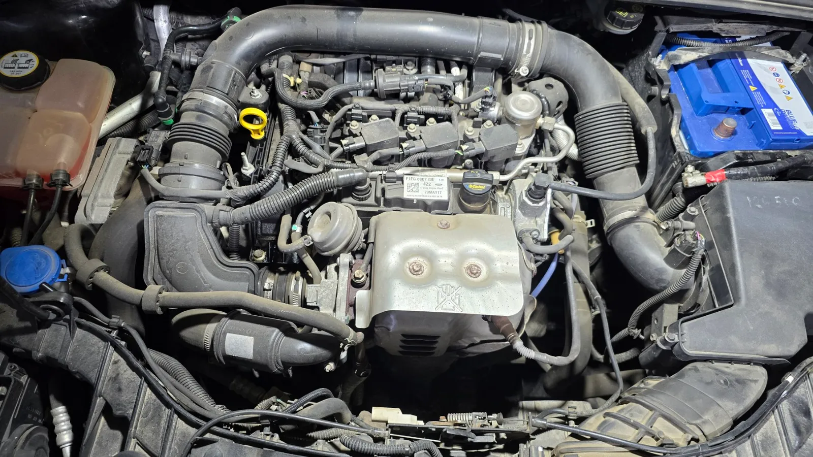 Смяна на ангренажен ремък – Ford Fiesta 1.0 EcoBoost – снимка 2 от сервиза на VIP Cars Варна
