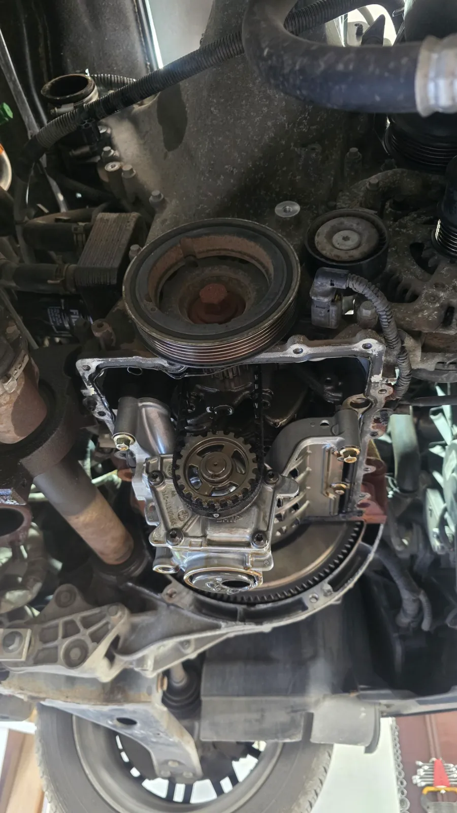 Смяна на ангренажен ремък – Ford Fiesta 1.0 EcoBoost – снимка 9 от сервиза на VIP Cars Варна