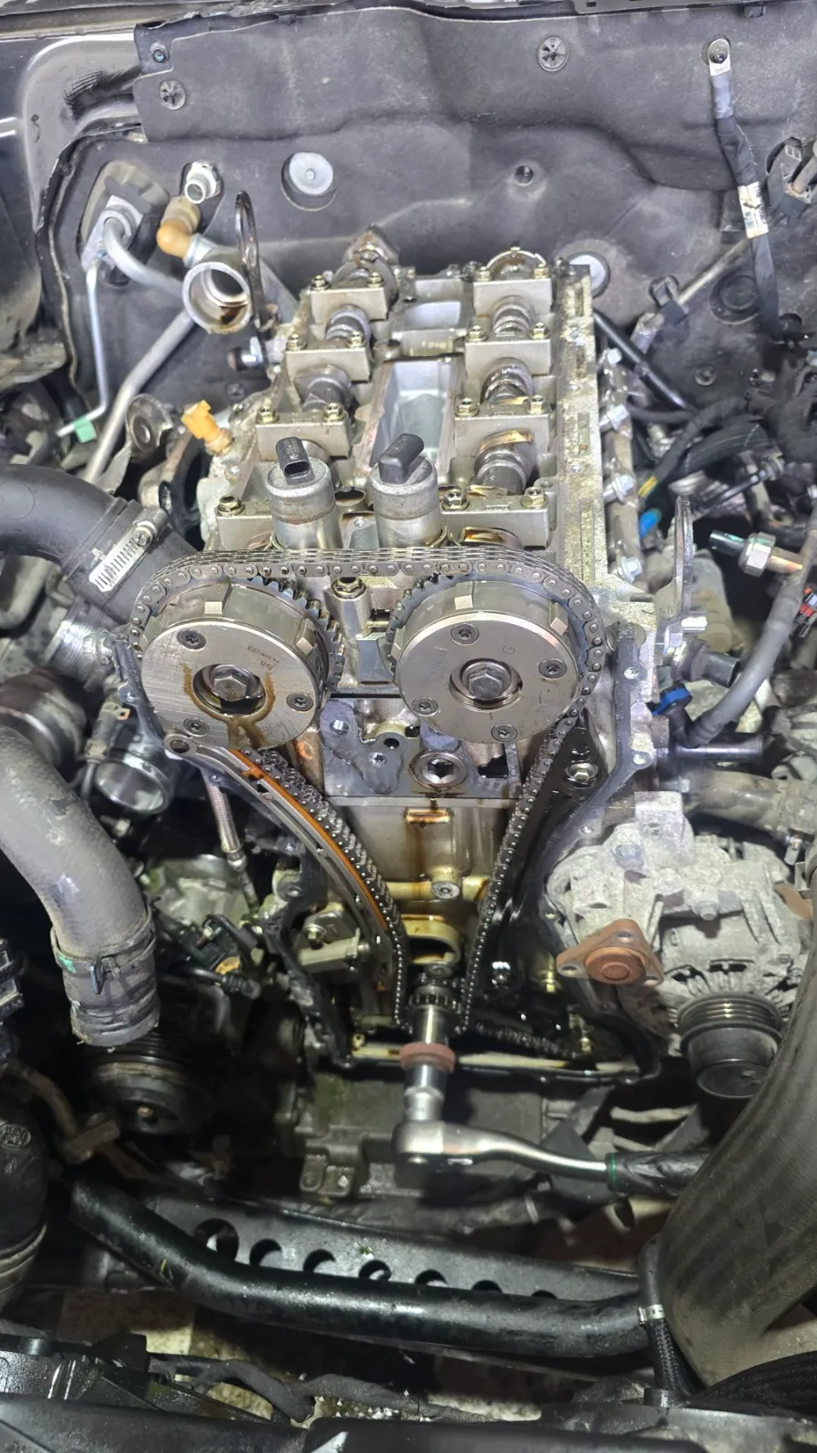 Смяна на гарнитура на глава – Ford Mustang 2.3 EcoBoost – снимка 12 от сервиза на VIP Cars Варна