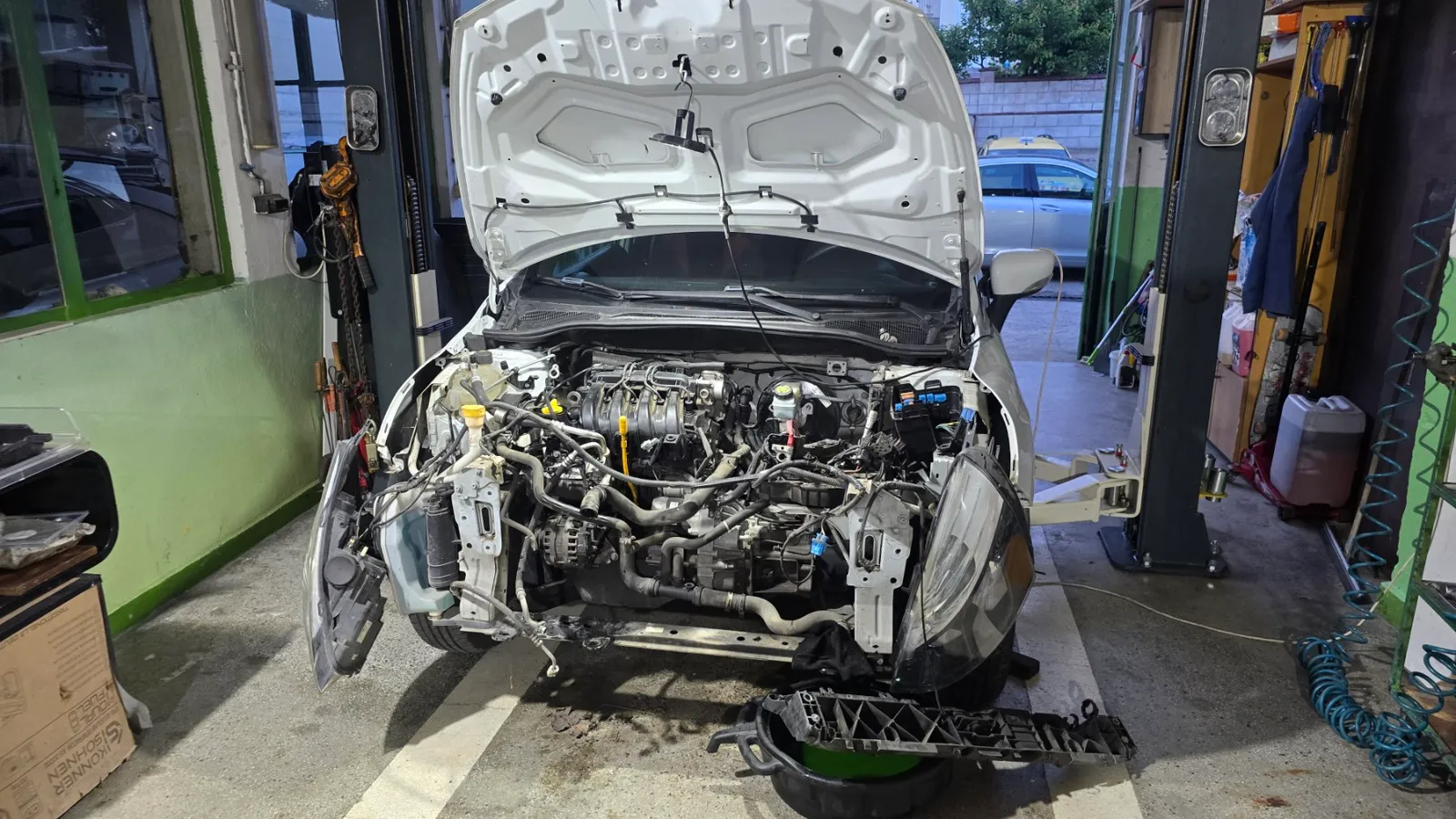 Основен ремонт на двигател – Renault Clio – снимка 2 от сервиза на VIP Cars Варна